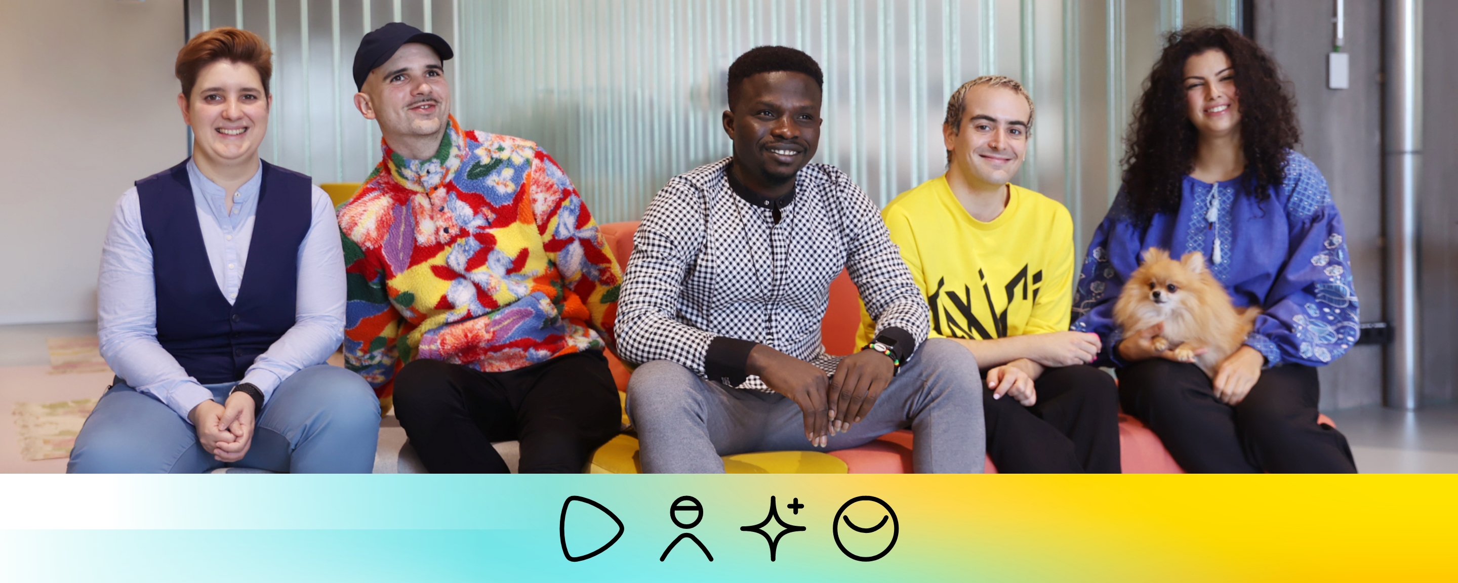 Zalando SE D&I Report 2022 strategy pillar Talent Group photo of five Zalando employees sitting together.